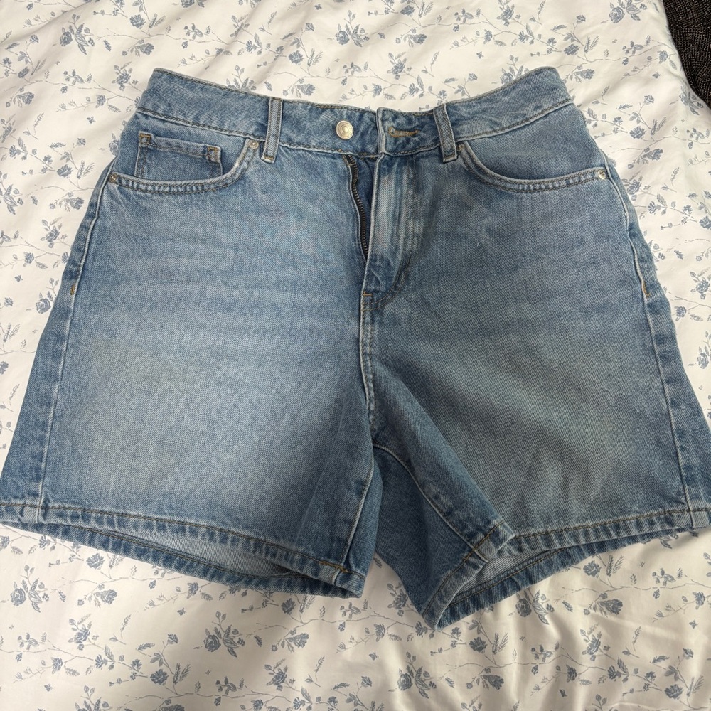 Forever 21 Blue Jean Shorts Relaxed Fit